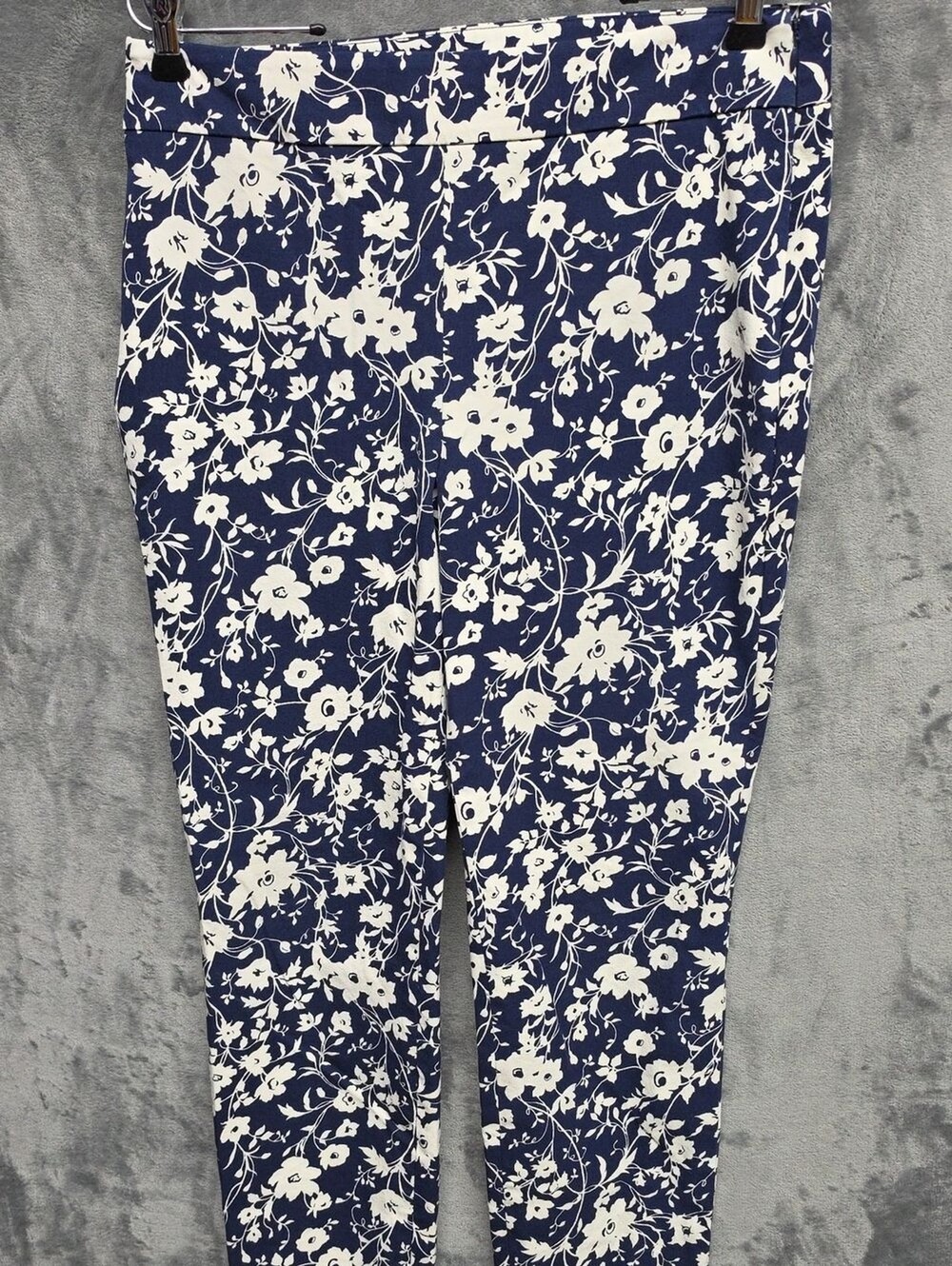 Talbots Navy and White Floral Pull-On Cropped Pants Sz 6
